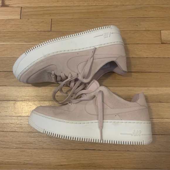 Nike Airforce One - Picture 2 of 4